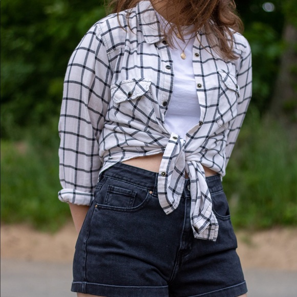 Button up flannel - Picture 2 of 4